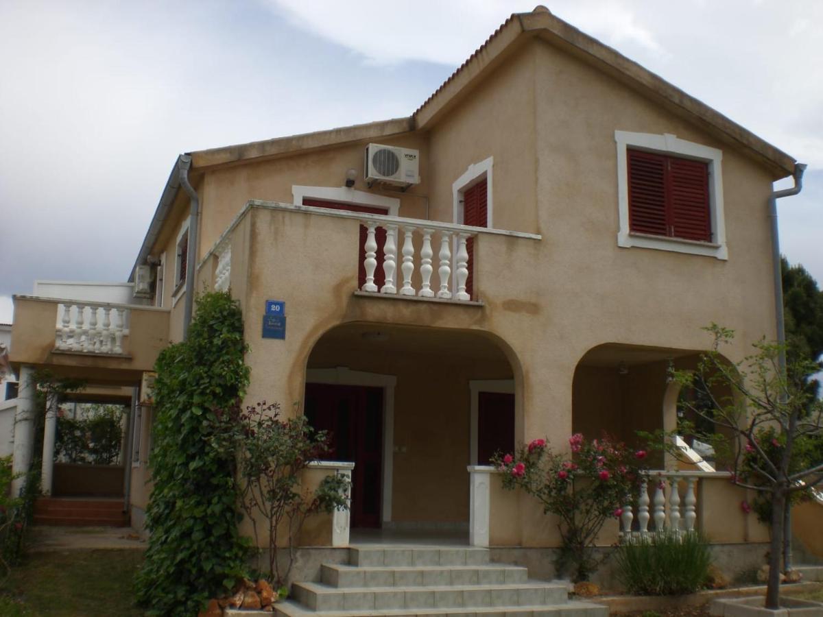 Apartmani Vesna Vir Εξωτερικό φωτογραφία