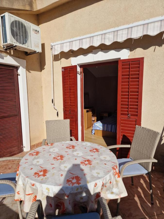 Apartmani Vesna Vir Εξωτερικό φωτογραφία