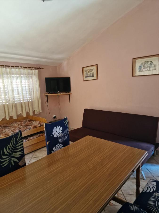 Apartmani Vesna Vir Εξωτερικό φωτογραφία
