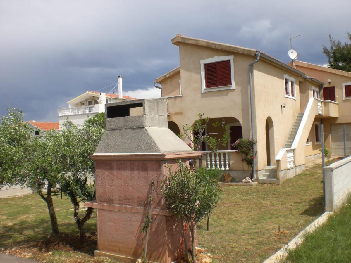 Apartmani Vesna Vir Εξωτερικό φωτογραφία